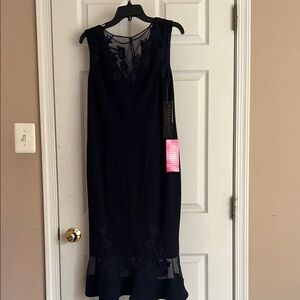 Adrianna Papell Elegant Black Dress